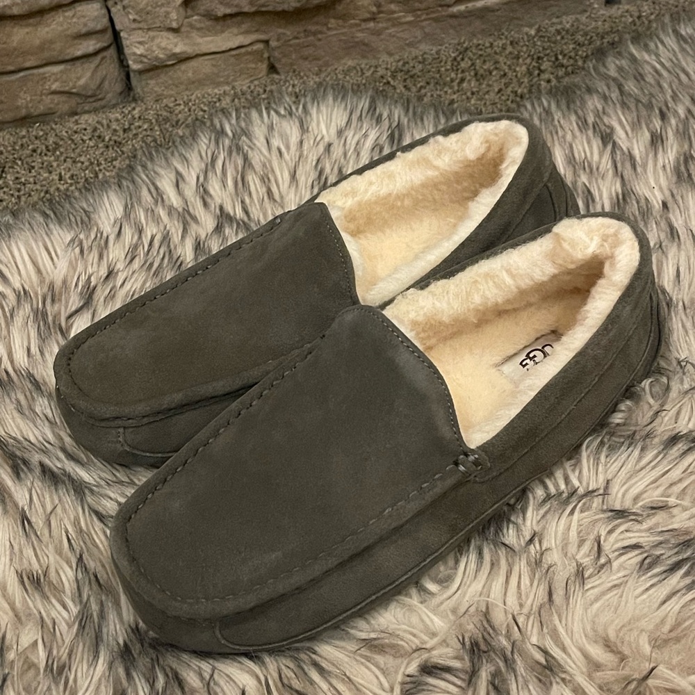 🐊UGG Men’s Ansley Slipper, Size 12🐊
